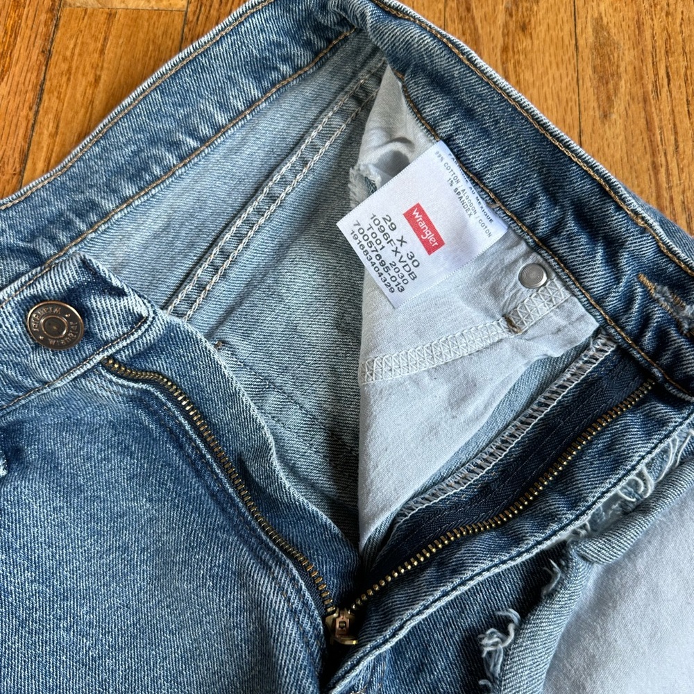 Distressed Wrangler Denim Women Shorts - Picture 3 of 5